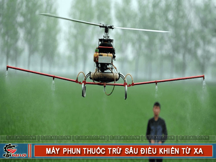Giá máy phun thuốc trừ sâu điều khiển từ xa bao nhiêu?