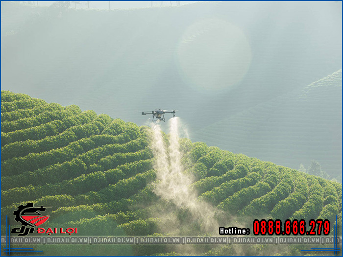 So sánh giá máy phun thuốc sâu điều khiển từ xa DJI, XAG, Yamaha
