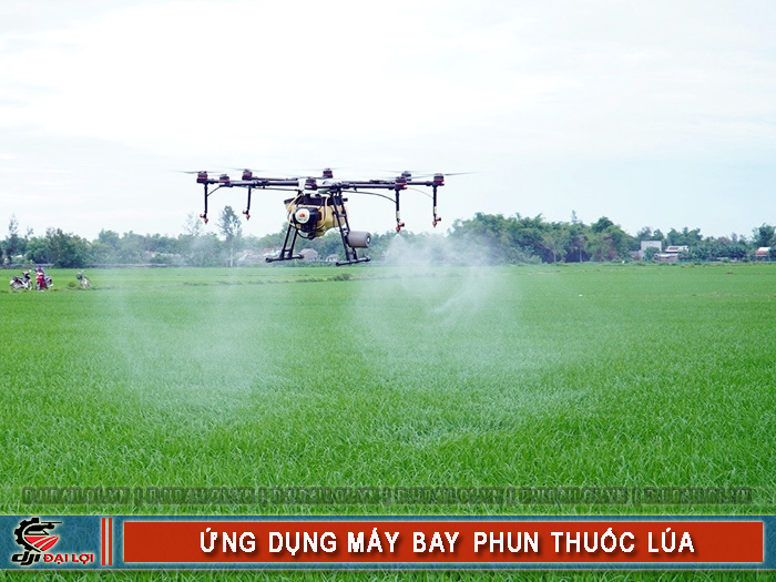 Ứng dụng máy bay phun thuốc lúa hiệu quả có lợi gì?