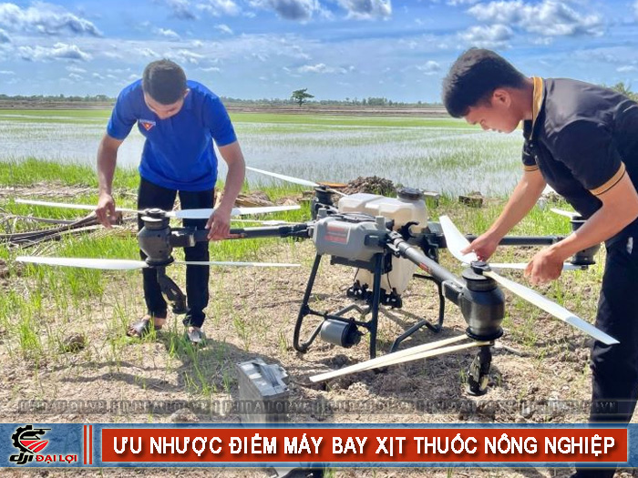 Kinh nghiệm chọn máy bay xịt thuốc phù hợp từng loại lúa